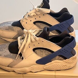 Men's Athletic Sneakers in White, Black & Blue - Casual Performance Shoe